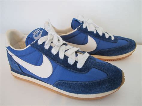 retro nike running shoes